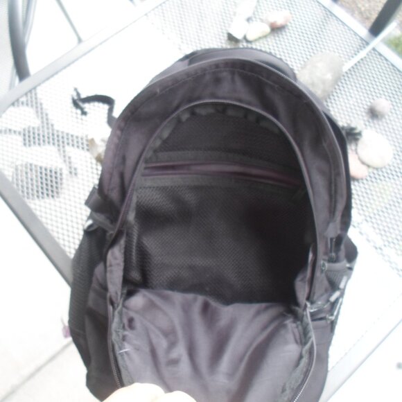 Backpack - Picture 2 of 9